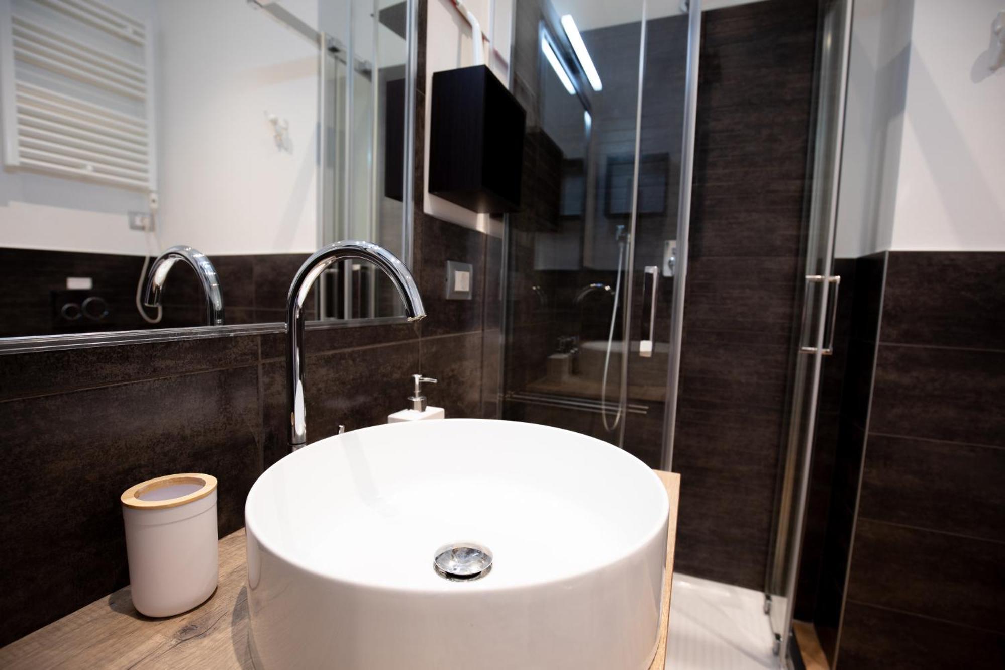 Vinhome Bilocale Con Garage Privato Alba Centro エクステリア 写真