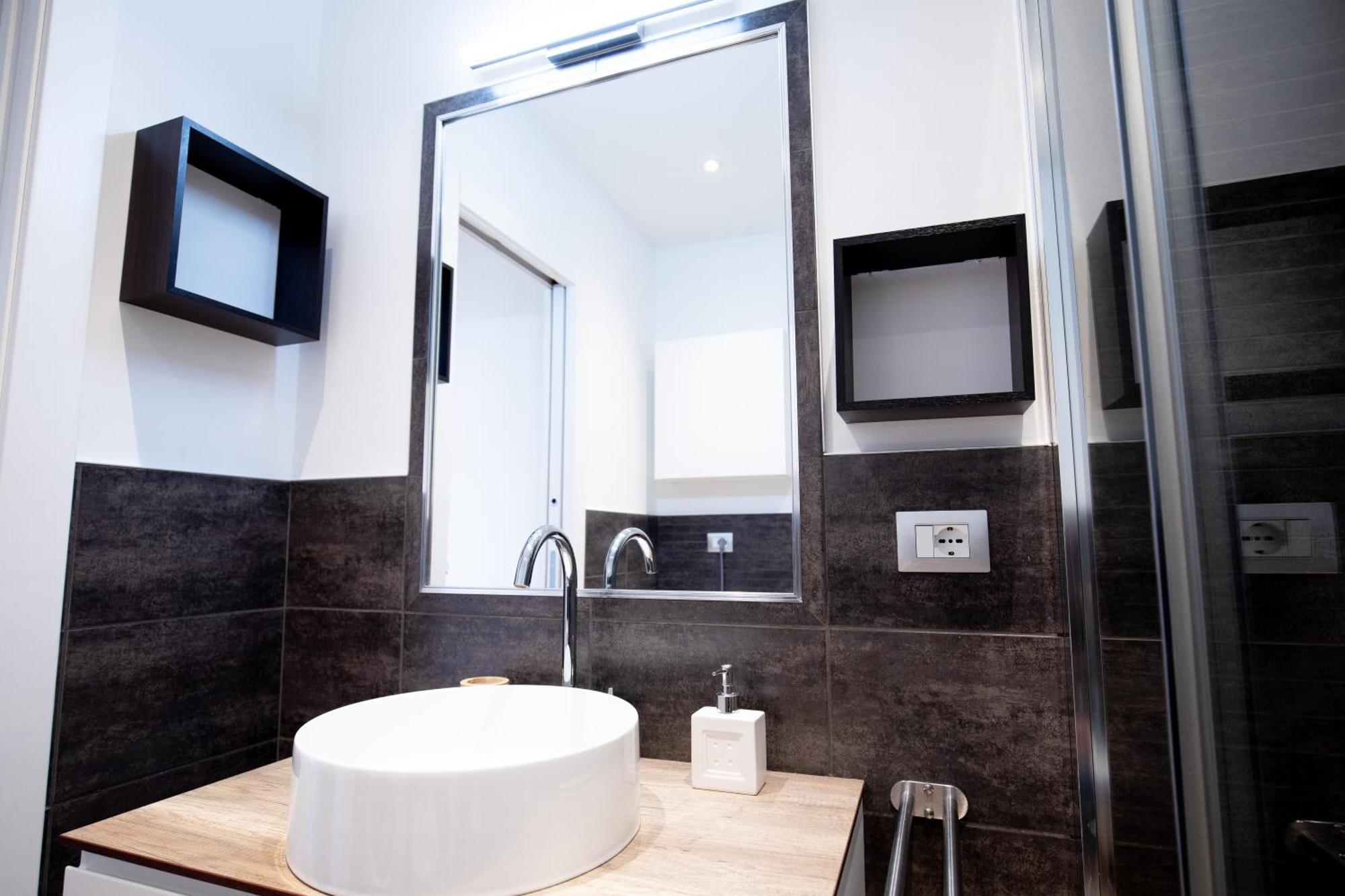 Vinhome Bilocale Con Garage Privato Alba Centro エクステリア 写真