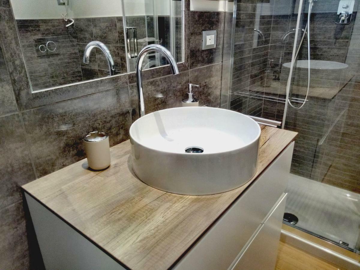 Vinhome Bilocale Con Garage Privato Alba Centro エクステリア 写真